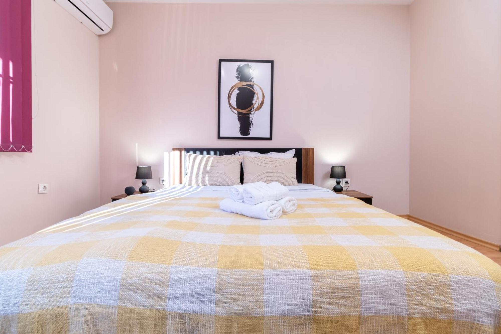 Comfortable 2Br Urban Getaway In City Center Plowdiw Exterior foto
